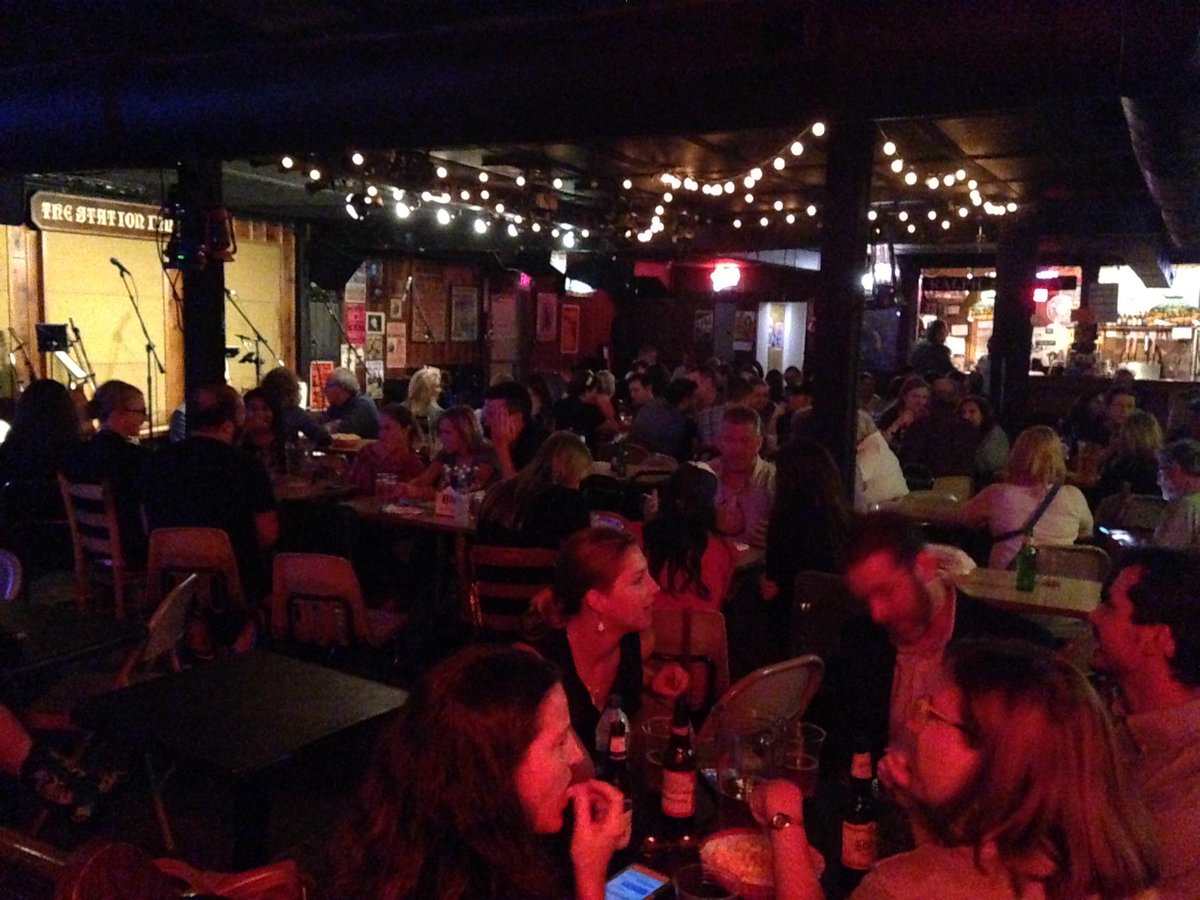Fireball_FeMail's tweet photo. Really and truly a great crowd tonight! Thank you all for coming @TheStationinn @FireballMail_ https://t.co/I8Zc90LeAO