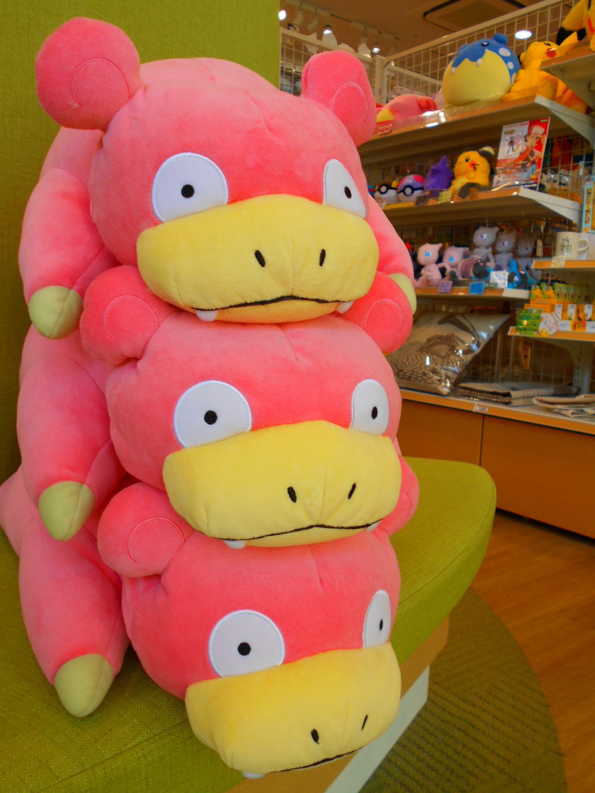 コトブキヤ立川本店 立川本店1f 新商品 ポケットモンスター もちふわクッション ラッキー 4500 税 タマザラシ 4500 税 ヤドン 5000 税 その名の通りもちもちでふわわ 抱き心地バツグンです 特にヤドンは積み重ねてさらにかわいいので