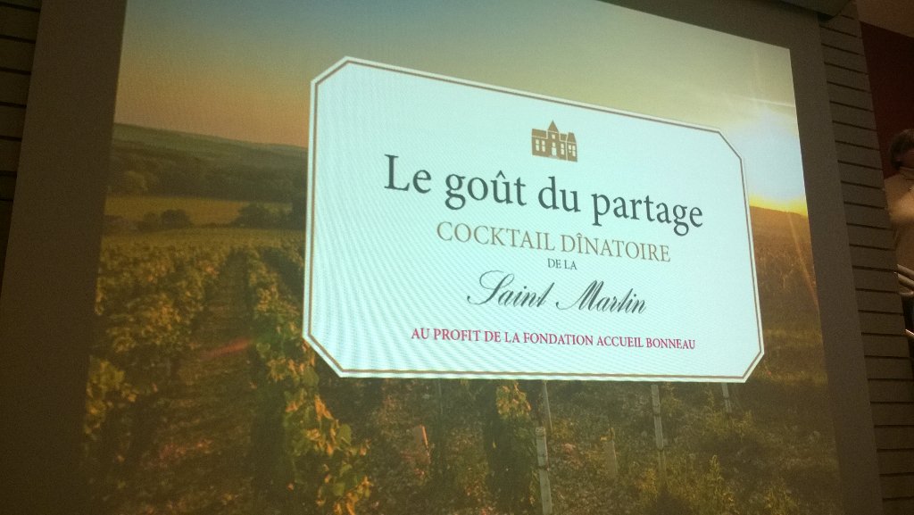 DomaineLaroche's tweet photo. Célébrons le partage autour d'un verre de Chablis St Martin à l'accueil Bonneau #saintmartinQC2016 @buvezentous https://t.co/fHnGbWXzrX