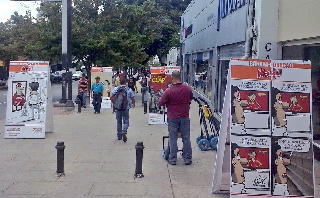 QpasoCarabobo's tweet photo. Protesta creativa de @FMPinilla #NoMás presente en #Chacao y hoy estuvo en el boulevard Uslar Pietri. https://t.co/ceKjGavtBp
