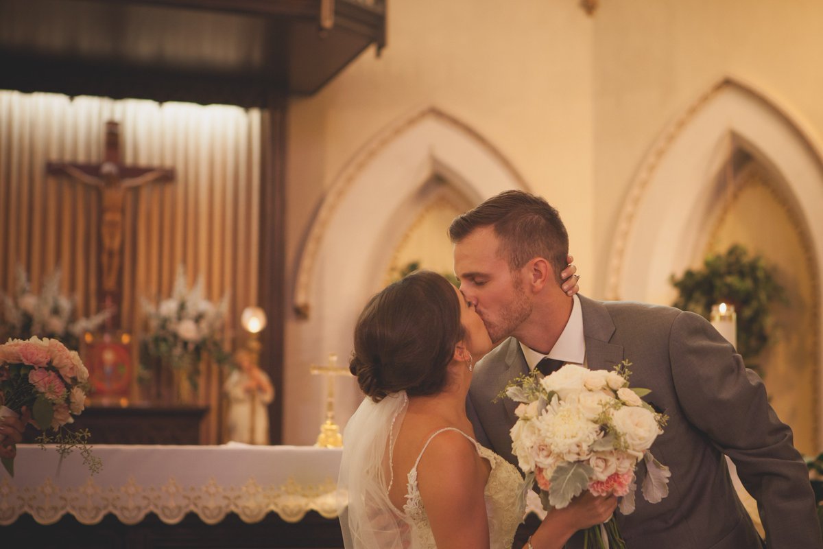 zacjolliffe's tweet photo. new wedding up on the blog! https://t.co/Z0Xu4XH67U https://t.co/WfyrCBOjmf