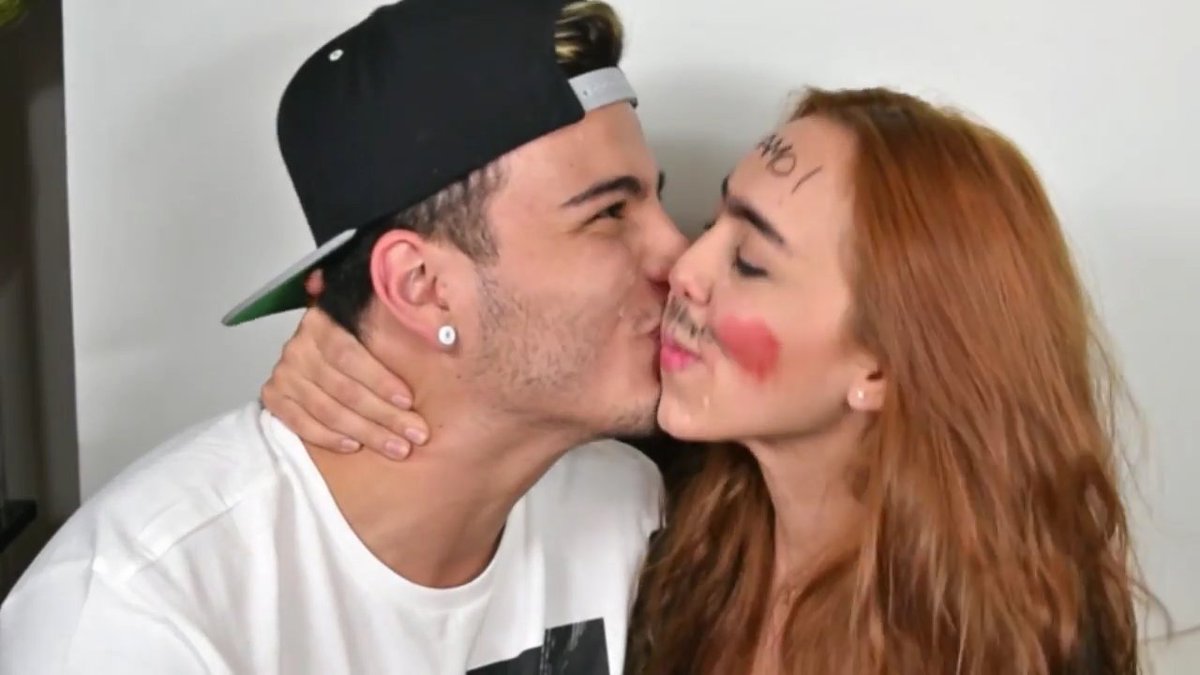 LesliePDC15's tweet photo. @DanielaRued  mi parte favorita jajaja pobre @villalobossebas increíble vídeo 😊😊 https://t.co/A122ffxrAE