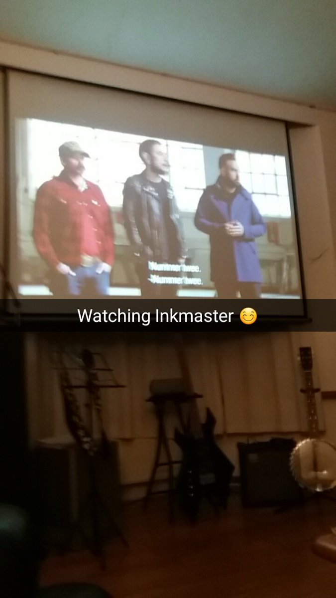 @DaveNavarro <a href="/therealnunezc/">Chris Nunez</a> <a href="/OLIVER_PECKer/">OLIVER PECKer</a> can't sleep so watch another episode of  #inkmasters on @SpikeTVNL 😊