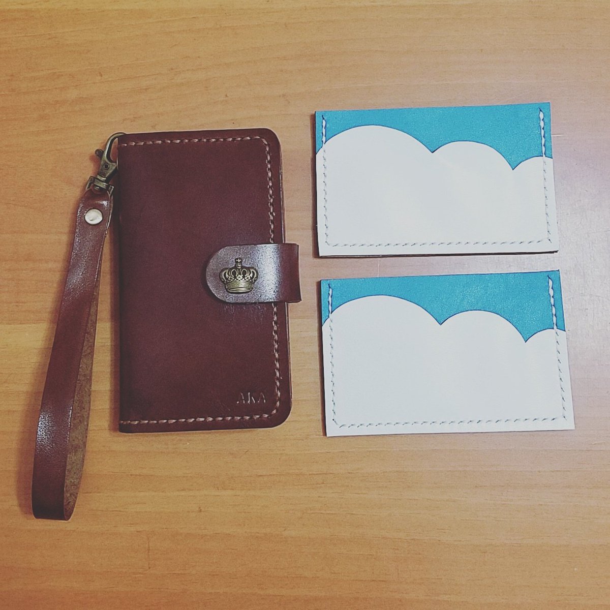 starrydayshop's tweet photo. Friday with blue sky!
#starryday #etsy #iphonewallet #iphone7 #cardholder #cardcase #leather #bluesky #handmade #happyfriday https://t.co/n29gh1GlN1