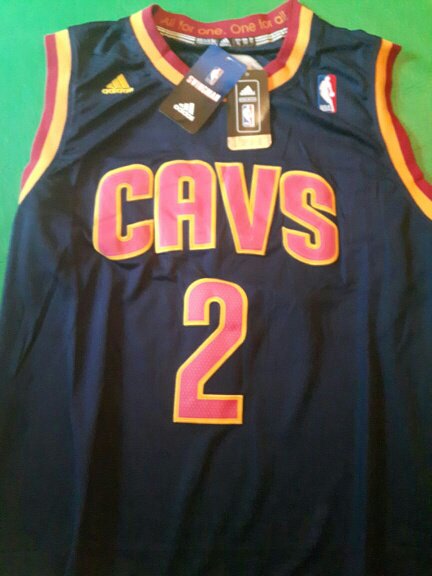 JulianMozo's tweet photo. #NBA Inicio sorteo de esta hermosísima camiseta de Irving gentileza de @SDBasketStore. Condiciones: hacer RT al tweet y seguir la cuenta. https://t.co/ihyeq9nz10