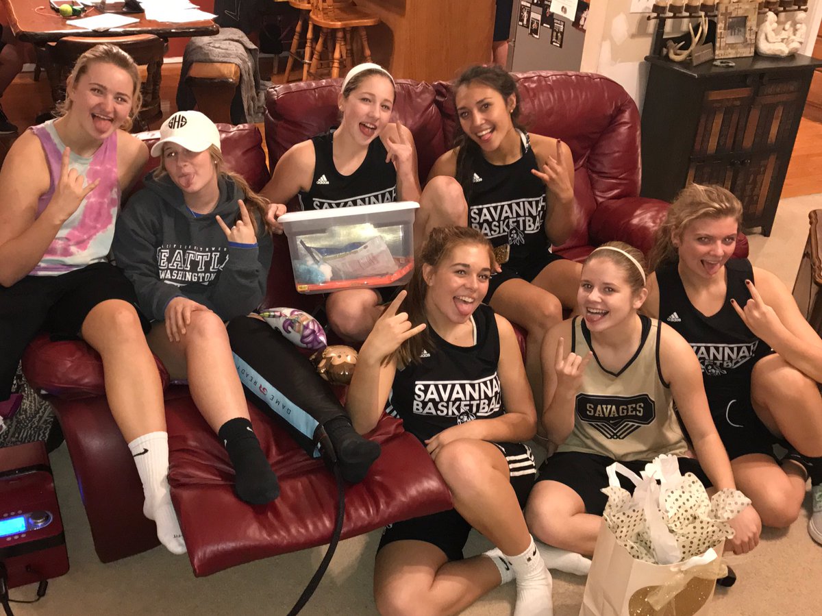 ItsBENZIE's tweet photo. Briley's ACL might have torn, but the bond between this team never will🏀 #family @SavannahGBB https://t.co/76oFymruOz