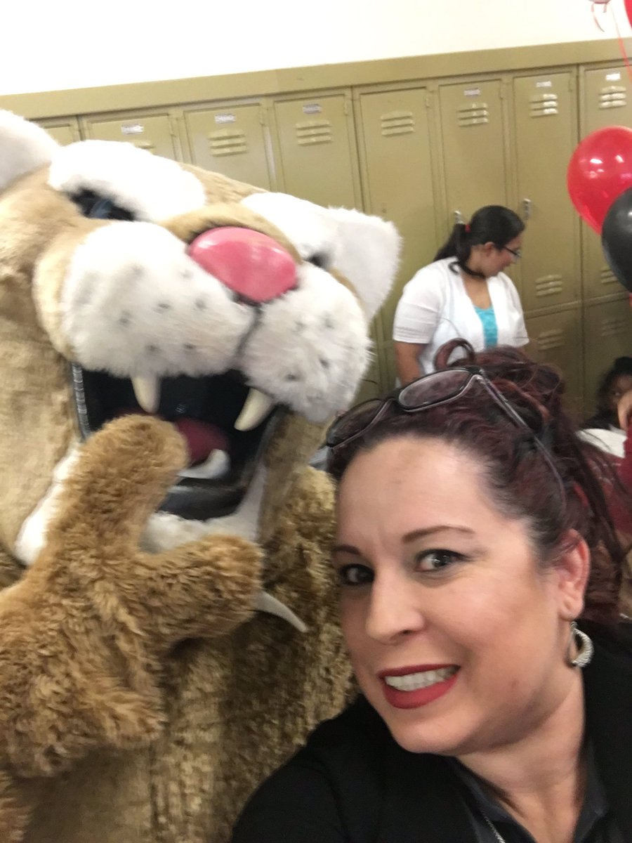 RuennaValdez's tweet photo. @Panther_NewTech  is awesome great things happening  here #newtechexpo @newtechnetwork 👏🏻 #iamepisd  @CraigKehrwald  @ELPASO_ISD https://t.co/cur6iTWudA