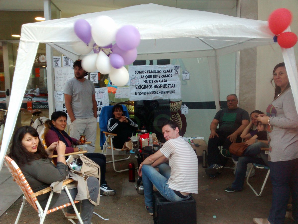 velasquezleonar's tweet photo. 4° día de la carpa @DU_SanNicolas @DuTandil  @ProcrearTigreDU @ProcrearMoronDU @DU_SanNicolas @BcoHipotecario @procrearfederal @ProcrearGob https://t.co/LWZcmK9ArN