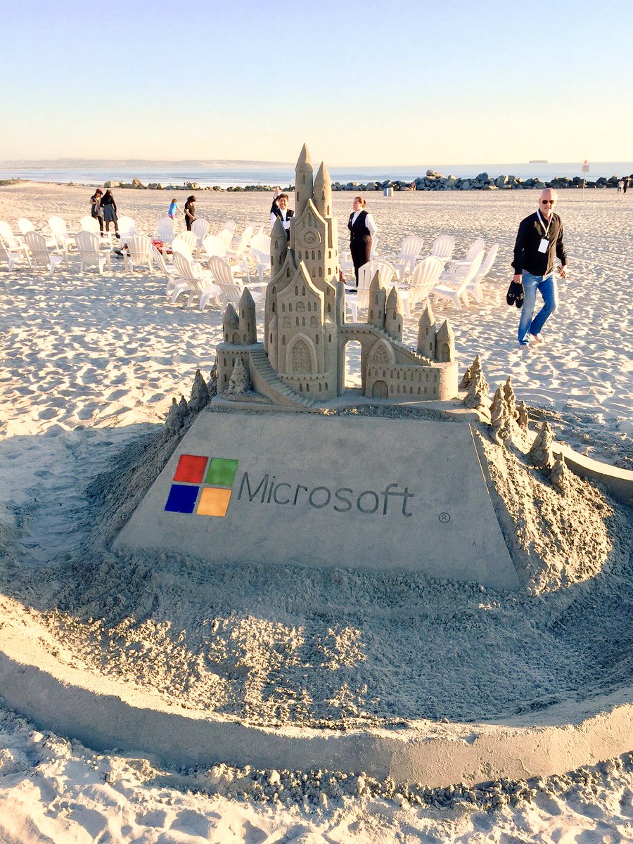 USDynamicsEvent's tweet image. Be sure to check out this AMAZING sandcastle during our Industry Sponsor Social. Thanks @delcoronado for the photo! #DynStrong