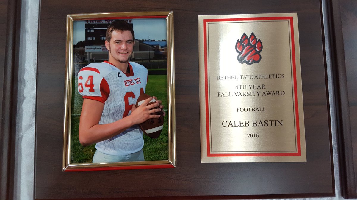 CoachJeffEssig's tweet photo. Thank you for your 4 year commitment to Bethel-Tate Football
#BTFB16
#TateTempo https://t.co/8wNrvMnsOv