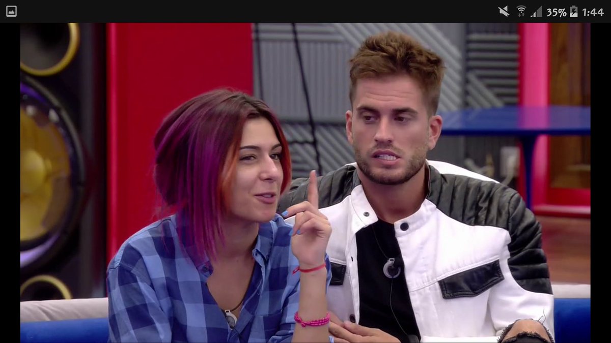 Virgi_VF's tweet photo. #Rodea Gala. Los Adoro! β€β€ GH BARBARA AL 27450 #BeaTeQueremos #RodriYBea πβ€ https://t.co/YpSO28DJHc