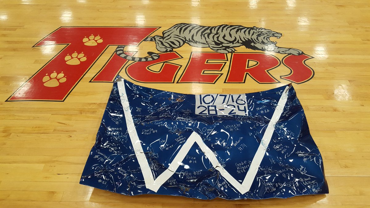 CoachJeffEssig's tweet photo. Thank you to all whose efforts brought me this. It was a wonderful surprise & an excellent keepsake!
#TigerPride
#BTFB16
#TateTempo https://t.co/lYlGKRptuR