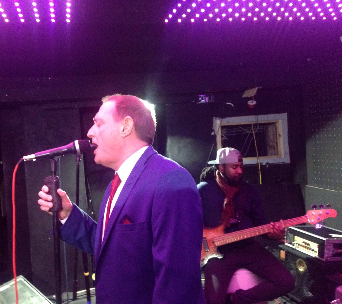 wayneellington7's tweet image. V O C A L  D E V E L O P M E N T  PROGRAMME: Well Done to Annabel &amp;amp; Ian for completing 10 sessions 2nite @VDP Showcase #vocaldevelopment