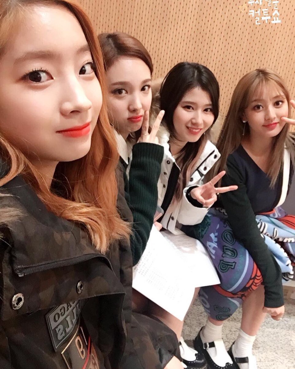 JihyoBrasil's tweet photo. [FOTO] 03.11.26 Jihyo no Instagram da rádio Cultwo Show com Dahyun, Nayeon e Sana https://t.co/0k22DRZwb8