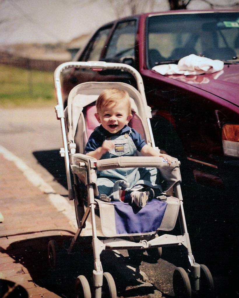 JonPaula's tweet photo. #ThatTimeWhen I was an adorable toddler. #TBT #throwback #JPB4IG https://t.co/uLrzdltZIp https://t.co/LS3A4uCmG4