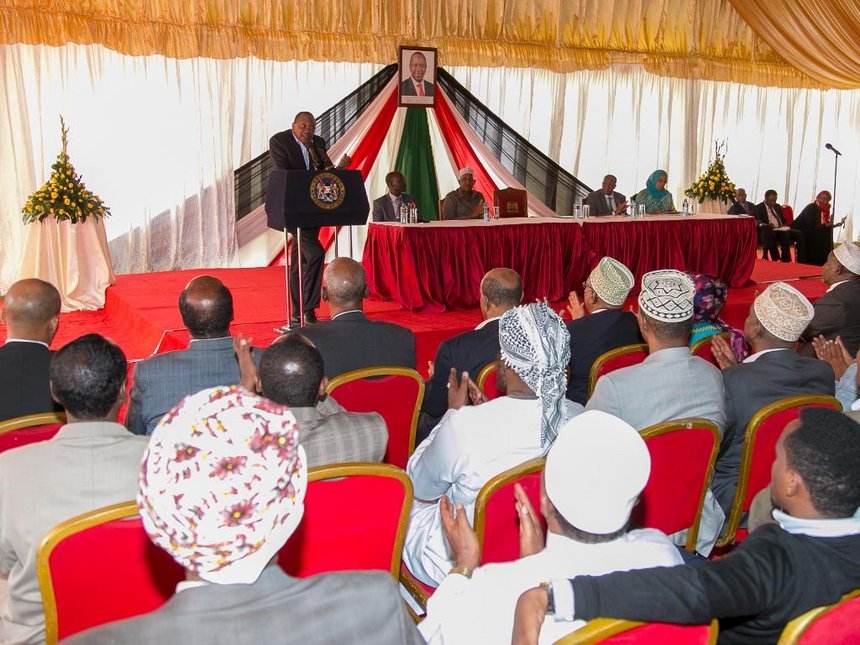 #Kenya: Kenyatta resettles the #Isahakia clan of #Somalis - originally from #Somaliland - in #Naivasha. Also, awards them Kenyan Citizenship