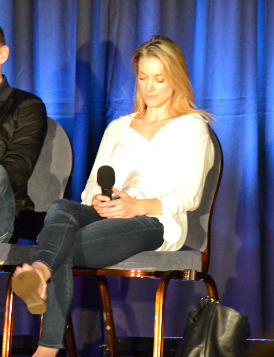 TtlyPalmerised's tweet photo. #AZoieaDay A penny for your thoughts?? #Zeeps #Faebles4 #LostGirl #DarkMatter https://t.co/3r1ZqBNEzh