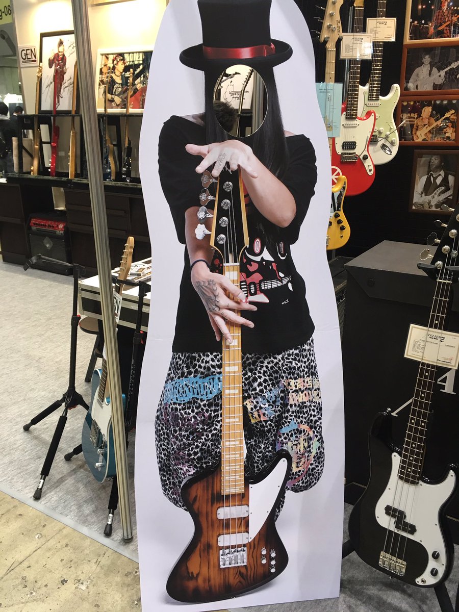 Rag Music 楽曲リクエスト募集中 Auf Twitter Atelier Zのブースにて Kenkenのパネルと話題のkenkenモデルの Mini Bass 小さくて可愛いです ベース 現地リポート 楽器フェア2016 楽器フェア Https T Co Jdkmmqijbl