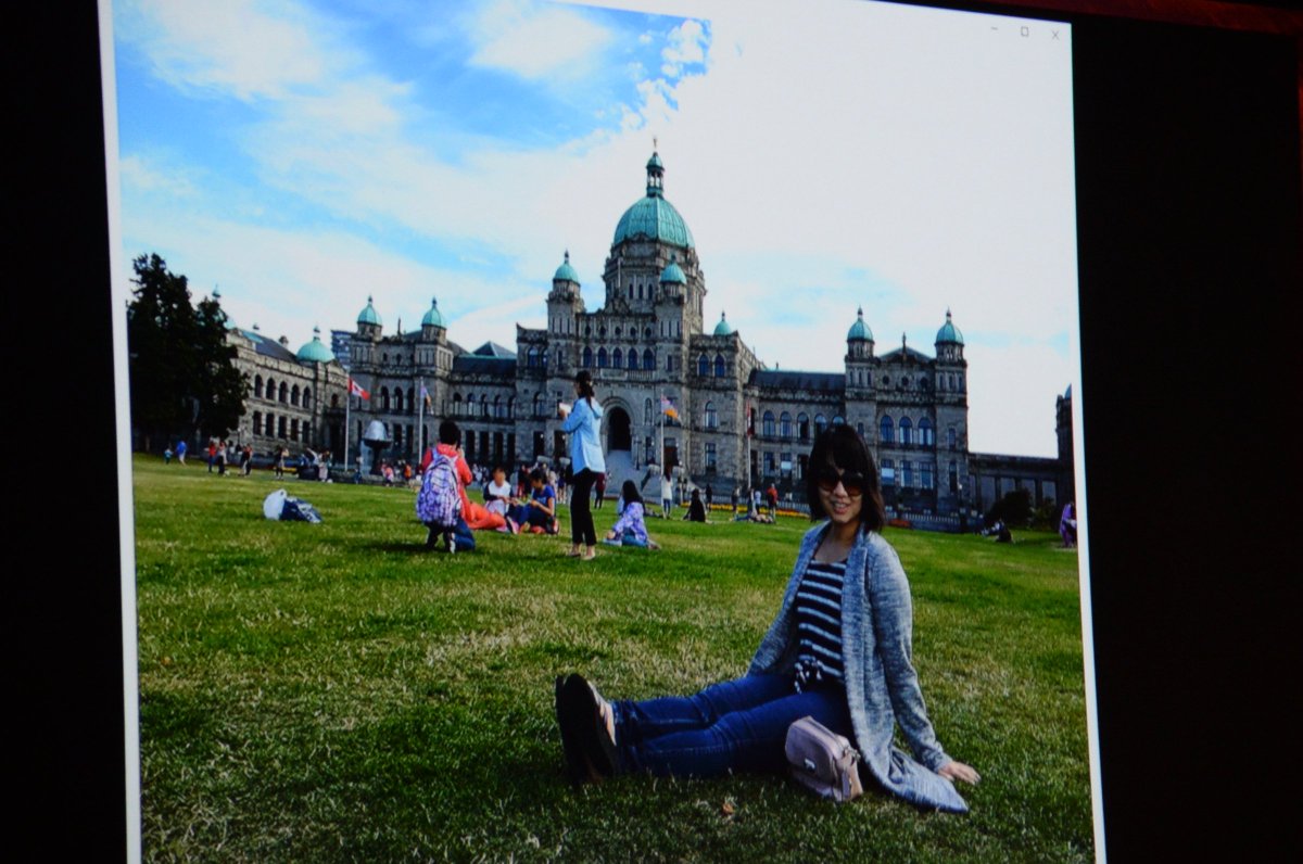 clockmaker's tweet image. 空のトーンを調整する技術「 #SkyReplace 」。一回クリックするだけで解析して完璧にいい感じに、別の写真の空で置き換えてくれる。他の写真にあわせて適切にコントラストまであわせてくれる。すごい！
#AdobeMAX #MAX野郎