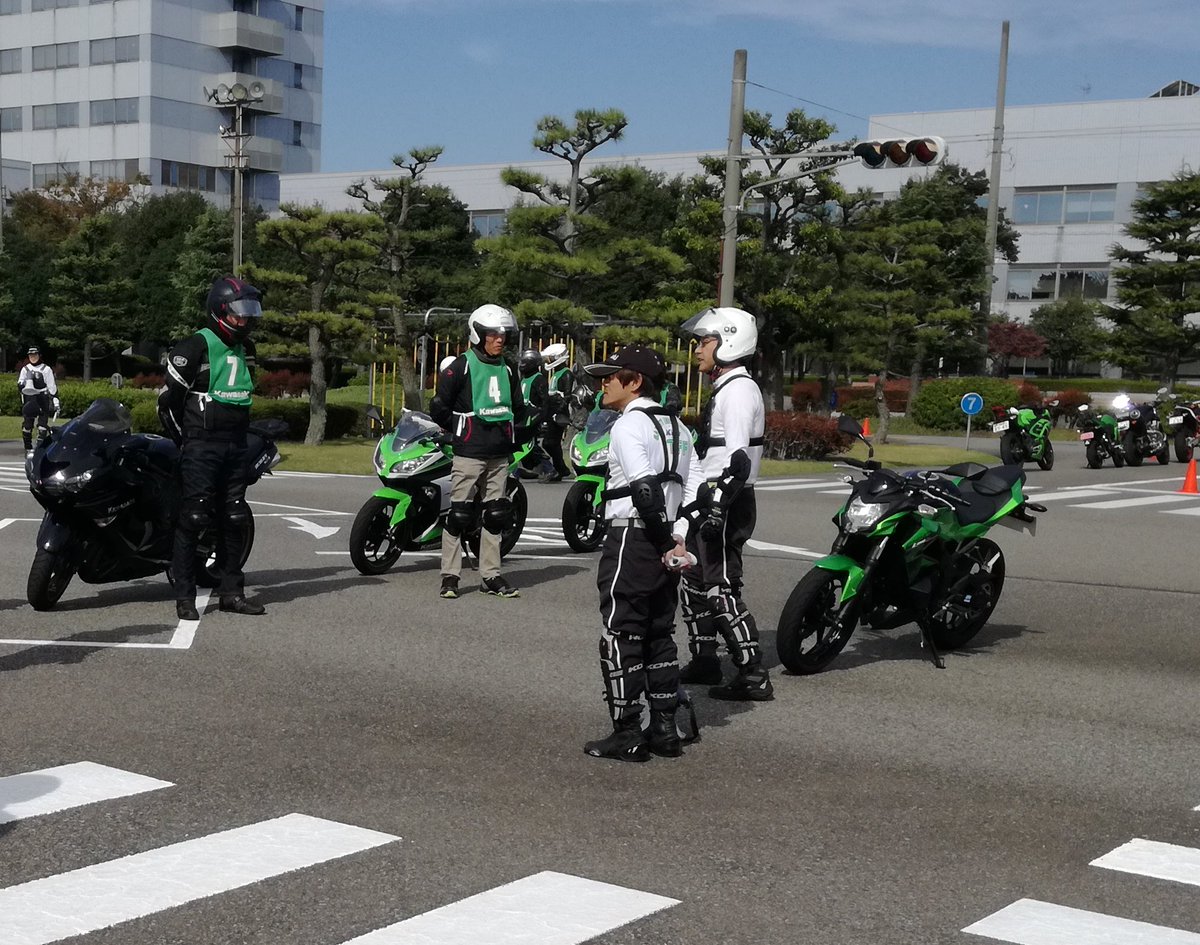 学校 新田塚 自動車