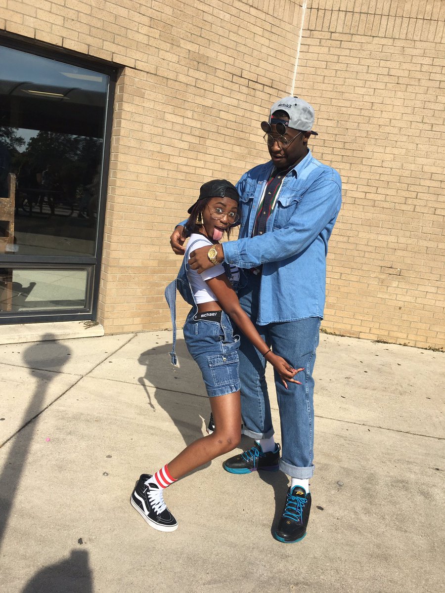 vibewithdquawn's tweet photo. y'all not ready for us ๐ฏ #spiritweek2k16 โ throwback thursday @_arissaariel_ https://t.co/DZFzV95eVR