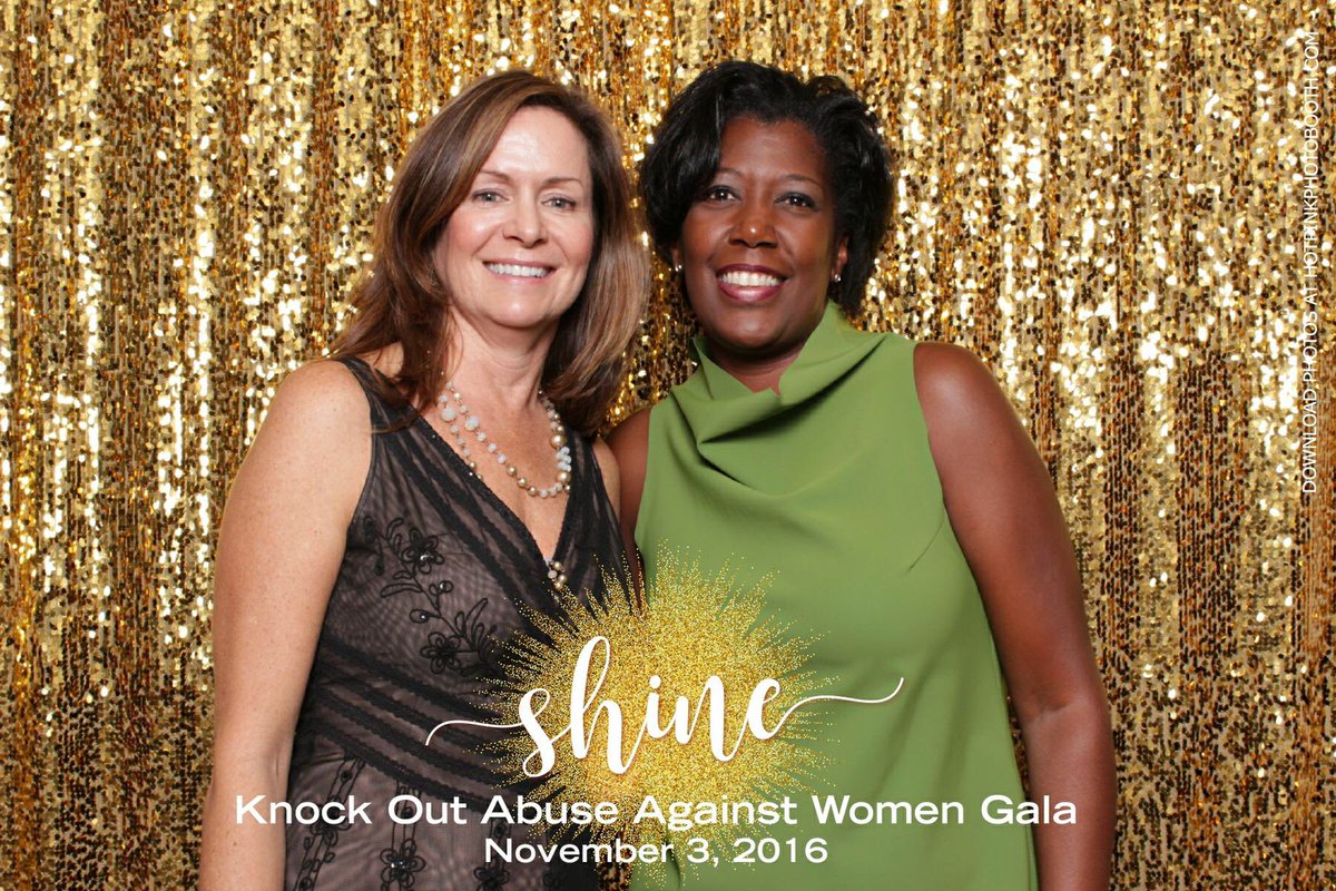 TiffanyMMoore's tweet photo. Great evening for an even greater cause, @KnockOutAbuse. Thanks @Mrsylladixon and @Lauramacp11! #Koa2016 https://t.co/TjLfHambYg