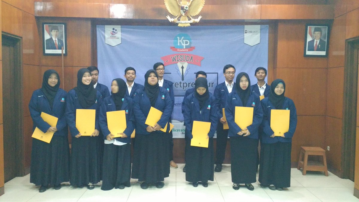 Pembacaan Ikrar Wisudawan/ti Konkretpreneur Academy