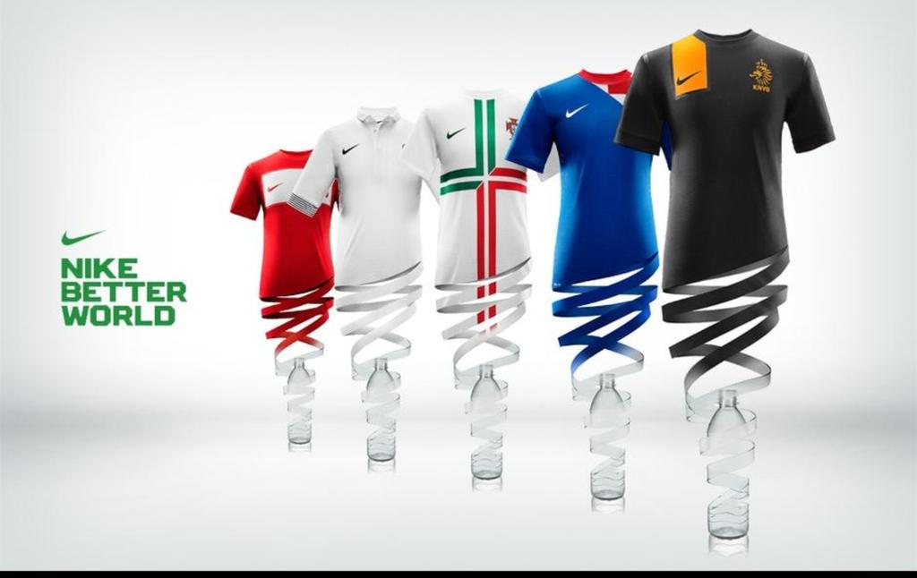 DAVIDTHE12's tweet photo. @PaolaMKT #CConsumidorUSFQ Nike elabora camiseta con botellas plasticas para cuidar el ambiente https://t.co/moX1xaAgLk