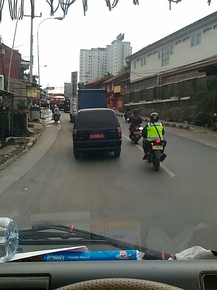 Kucing_3230's tweet photo. @RadioElshinta jln raya jati nangor mnuju ITB lalin macet sebaliknya lancar cuaca mendung https://t.co/mzNoag7YOz