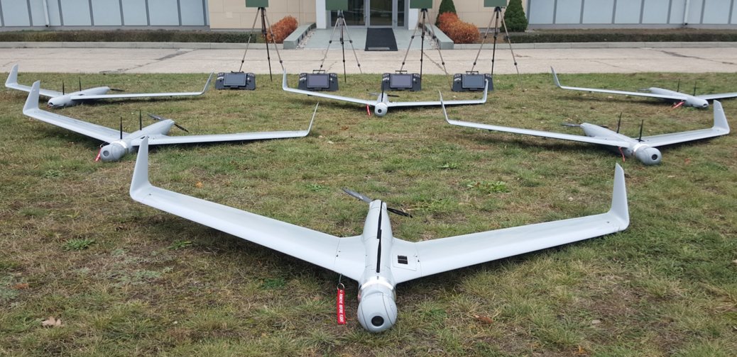 Defence24pl's tweet photo. Drones Designed by #PGZ and the Air Force Institute of Technology Delivered to Dęblin | @Defence24pl #ITWL #Poland  https://t.co/Aqv03igdVK https://t.co/q8dUeZPKQJ