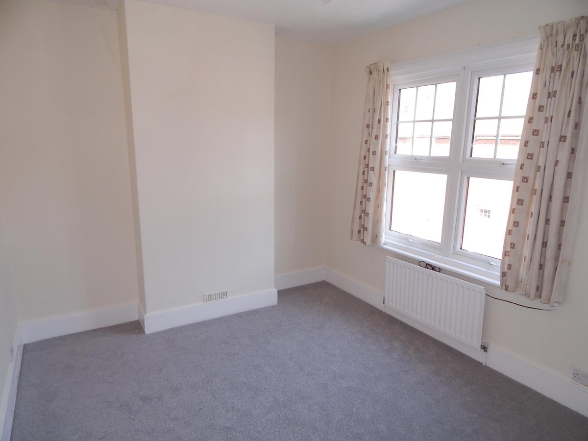 Two bedroom terrace #house...available now in #Eastbourne £800pcm....call Leaders 01323 737148 #RENTALS #Property #Lettings #Refurb