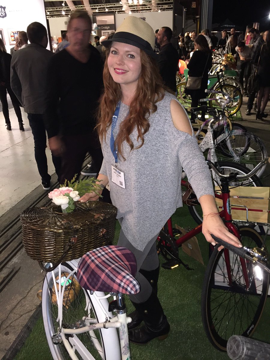 OfficialSDSA's tweet photo. #AprilGlover SDSA decorated bike for auction benefiting #RonaldMcDonaldHouse A few more minutes left to bid! @SETDECORONLINE https://t.co/j6RClJ6WWs