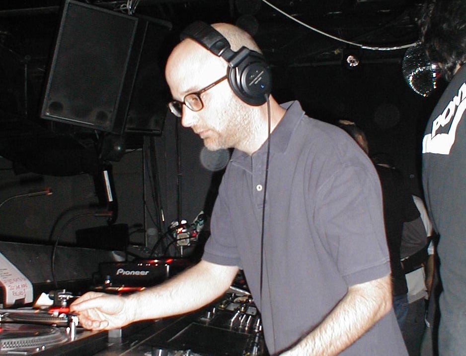 openculture's tweet photo. Moby Lets You Download 4 Hours of Ambient Music to Help You Sleep, Meditate, Do Yoga and Not Freak Out https://t.co/uwSXn87R5v https://t.co/ElHJXxpSMU