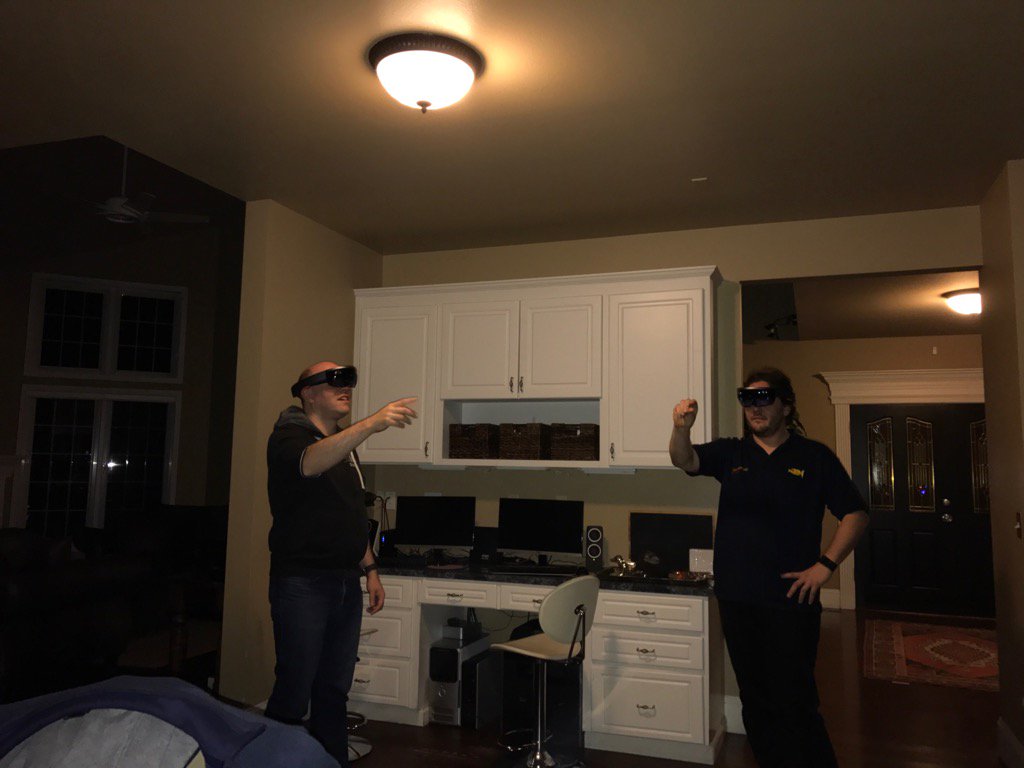 oengels's tweet image. #sqlmännerwg ich glaub der @SqlBlockwart und @_Tillmann haben zu viel Cidre intus, die wollen dauernd Äpfel pflücken!