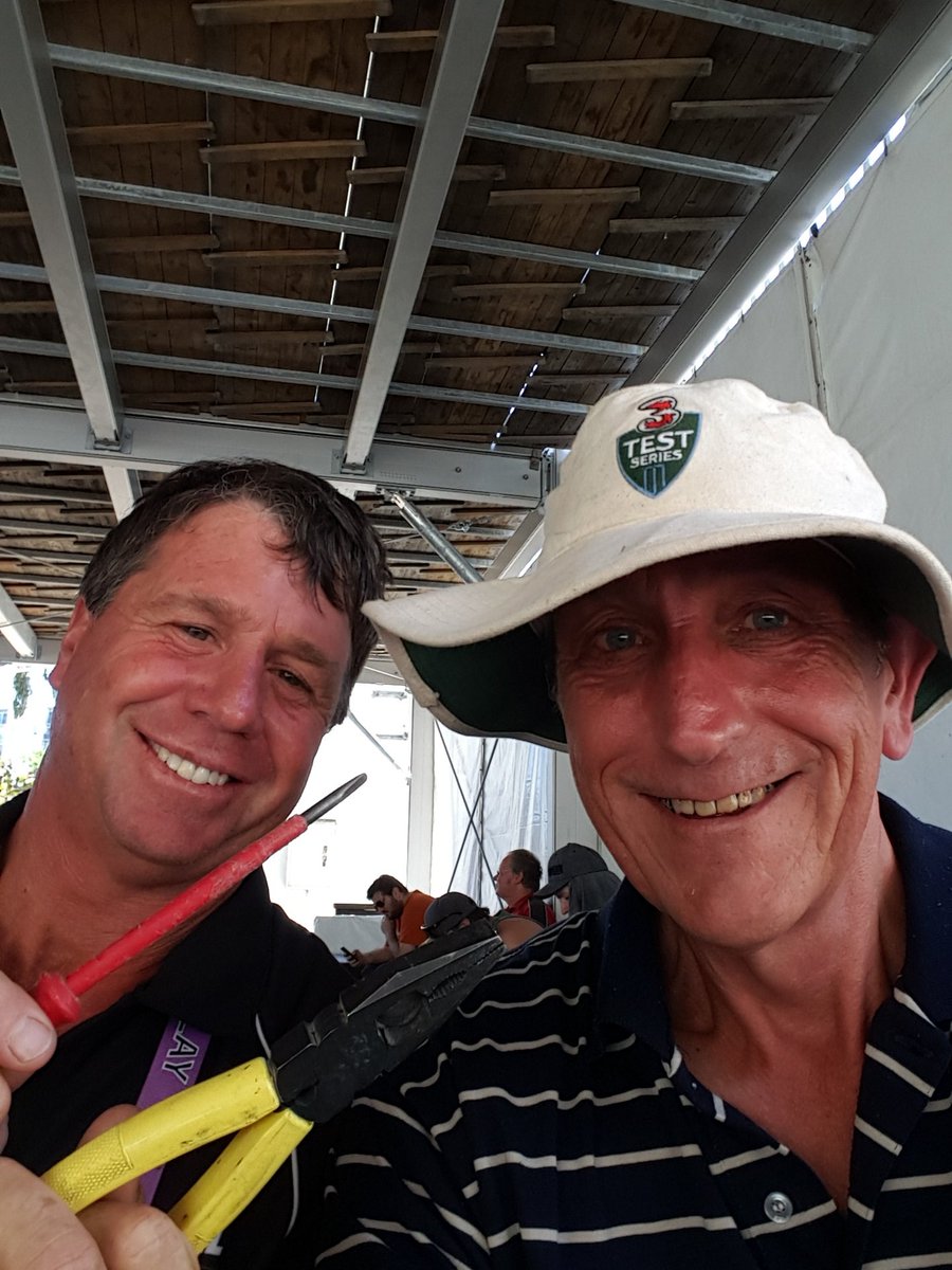 RickHM's tweet image. Where's this legend when you need him #sightscreen #ausvsa