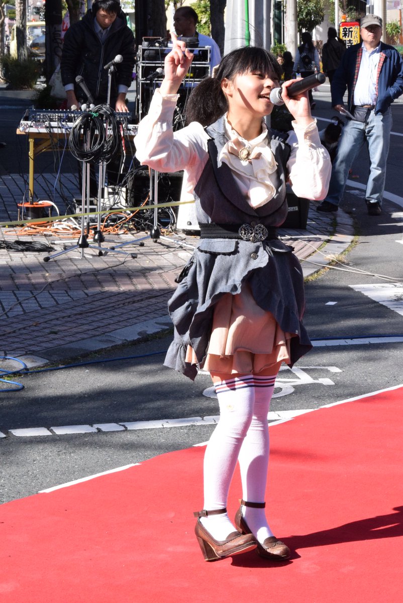治 もえこを愛でる会 16 11 3 掛川アイドルステージ16にて 4枚目の写真 靴が崩壊寸前のご様子 いつも ながら思いますが何かしらのハプニングがあるステージ でも動じないとこがすごいと思います みやにゃん 治 もえこを愛でる会 16 11 3 掛川アイドルステージ16にて 4枚目の写真 靴が崩壊寸前のご様子 いつも ながら思いますが何かしらのハプニングがあるステージ でも動じないとこがすごいと思います みやにゃん