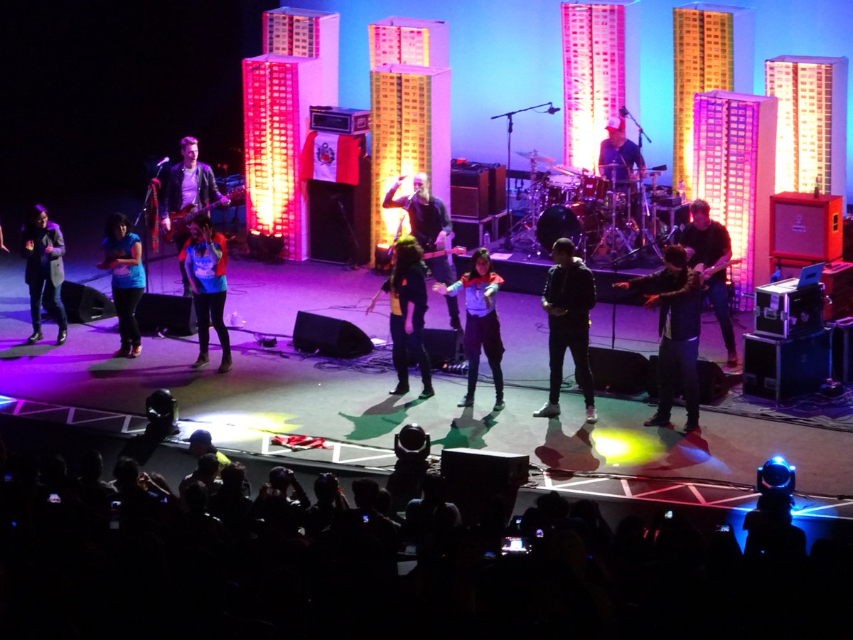 Jeanpierreft's tweet photo. Nostálgico concierto! #HoySomosTravis #Travis #TravisEnLima #TravisPeru #EverythingAtOnce #FranHealy #AndyDunlop #DougiePayne #NeilPrimrose https://t.co/OeaPPr9qOO