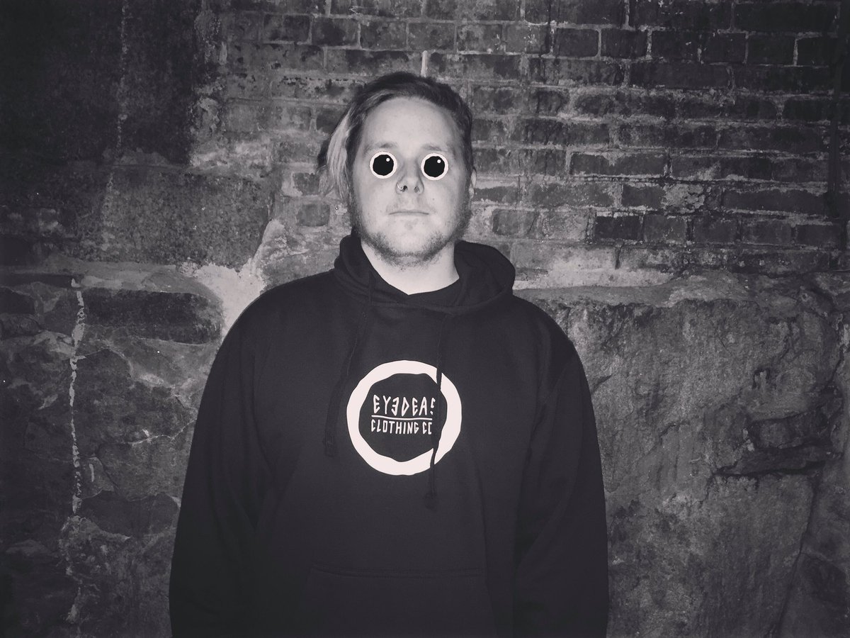 EYEDEASCLOTHING's tweet photo. up on the site now 

"circle logo hoodie"

https://t.co/rmJFMbWD91 https://t.co/RJ6c5z1SDd