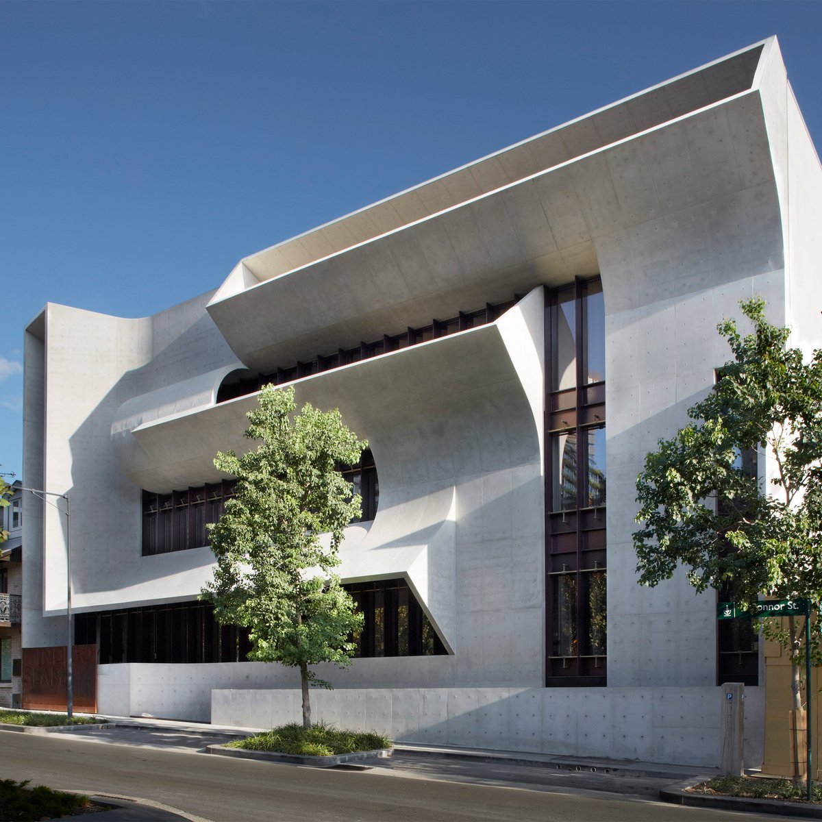 UNSWBuiltEnv's tweet photo. Congrats to our Alumni, Nicole Leuning from Smart Design Studio winning best house award with #JudithNeilson https://t.co/JbKAZdmCNn https://t.co/rsO0fTnTBX