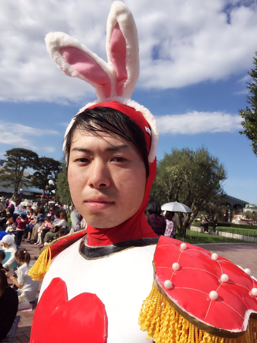 Yoppi A Twitter 仮装まとめ 今年2回目のリヴィラトランプ兵でアリス併せでした 修繕箇所多過ぎw バンケットホールでご飯食べれたし ハピのアリスフロートの殆どのダンサーさんが敬礼してくれた もちろんディーダムも笑 Dハロ仮装16 Dハロ仮装者さんと