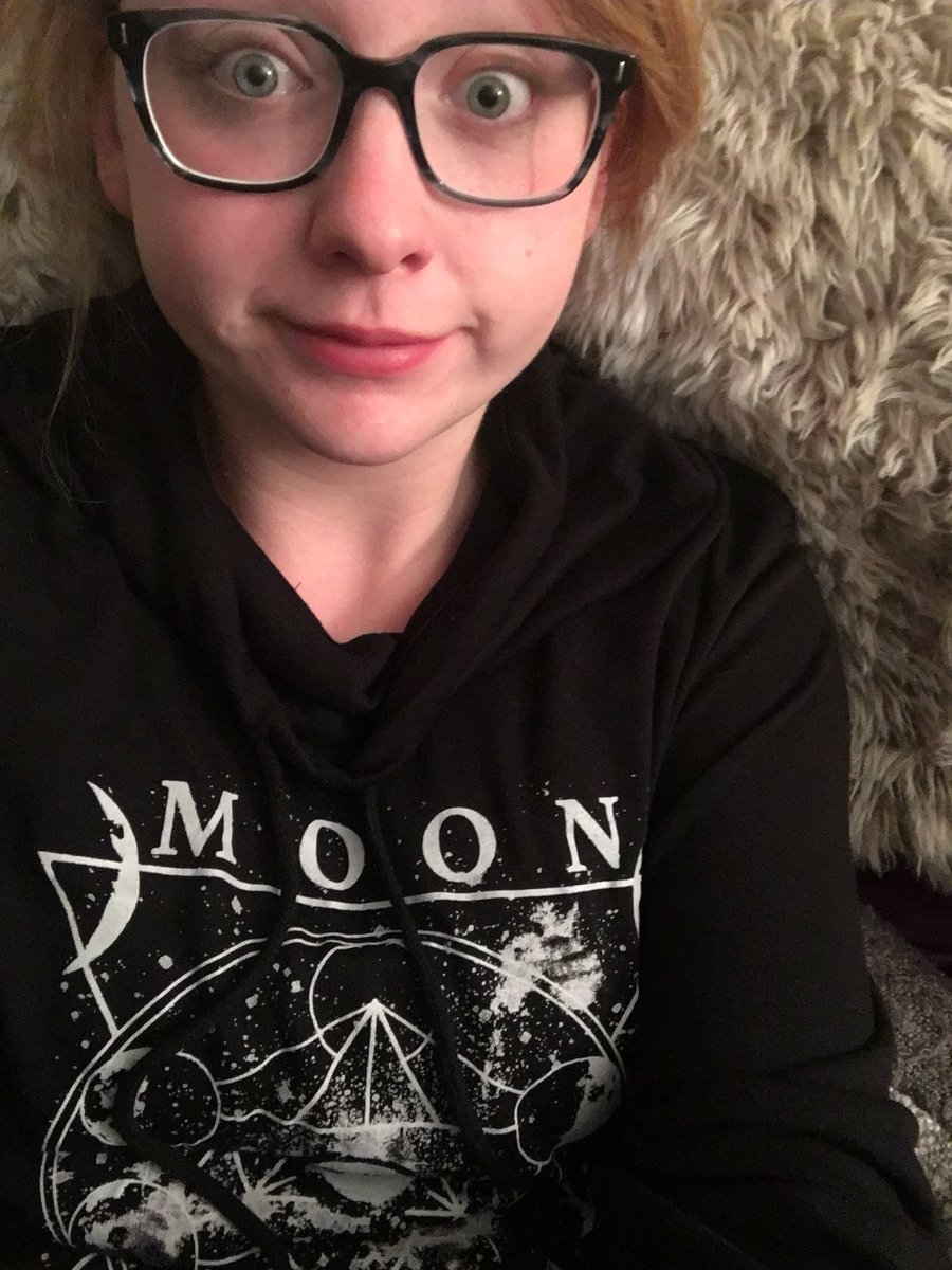 melolanieeeee's tweet photo. Wide awake but tired AF. #clopens https://t.co/tNx7BXFKB2