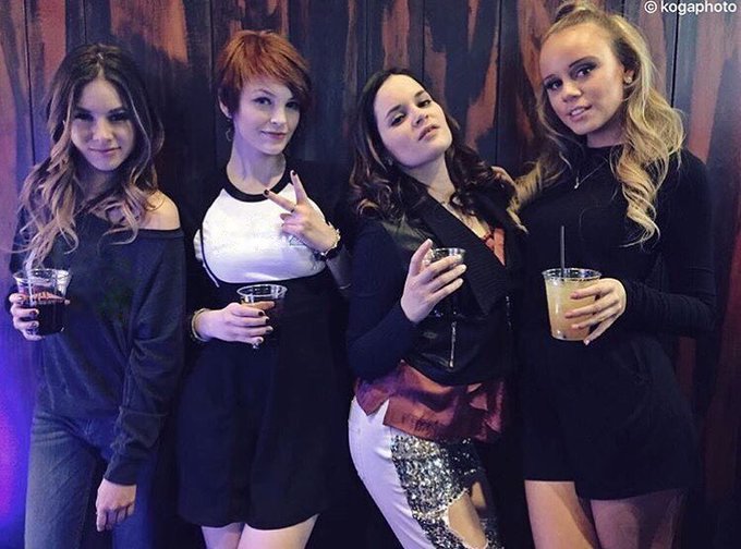 Squad 👯👯 throwback to Avn's 2016 ps: happy birthday @AlexXxisAdams 🍾👱🏻&zwj;♀️🎁🎉 #tbt #throwback #happybirthday<a href="/tag/tbt"class="tags"><span>#tbt</span></a><a href="/tag/happybirthday"class="tags"><span>#happybirthday</span></a><a href="/tag/throwback"class="tags"><span>#throwback</span></a>