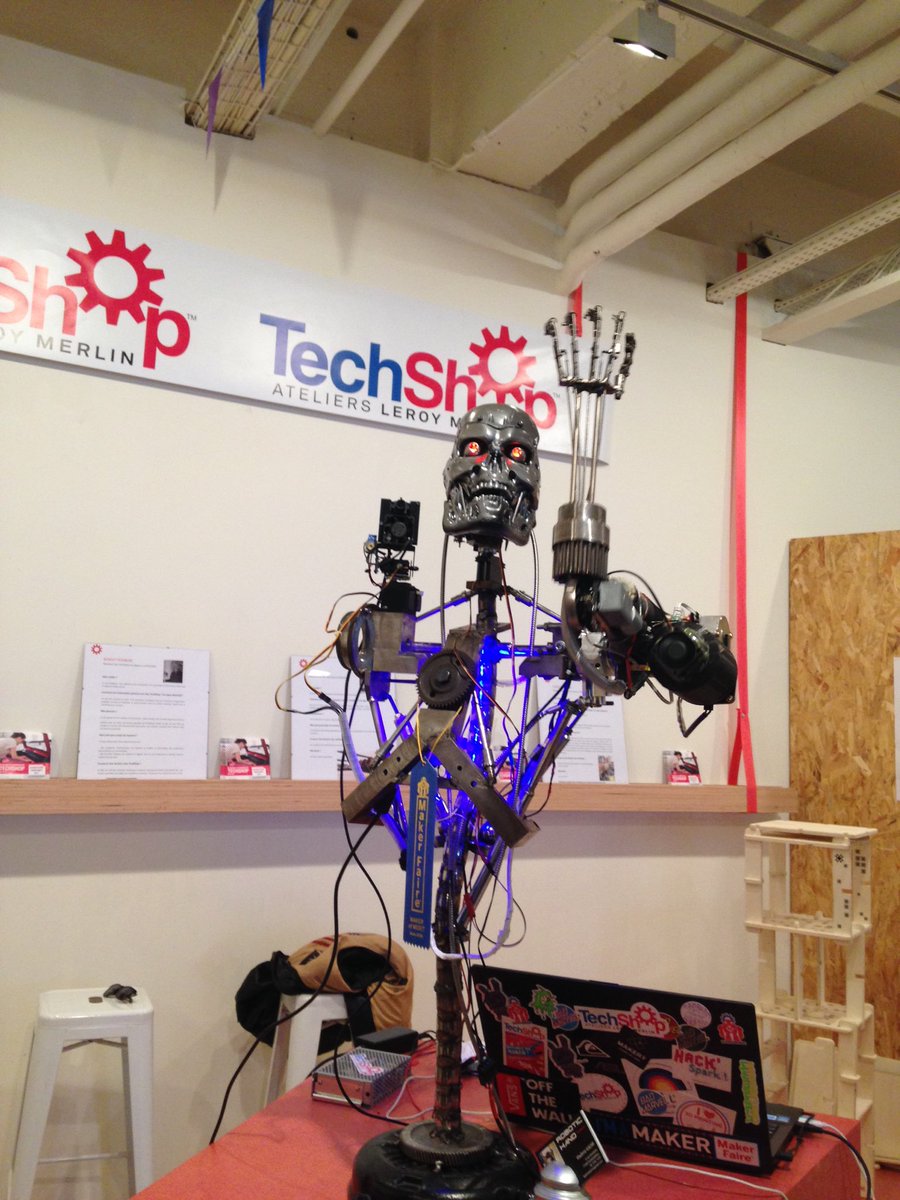 CodingandBricks's tweet image. #MKL16 Nous sommes au 1er étage #codingandbricks @mednum @FabLabCO