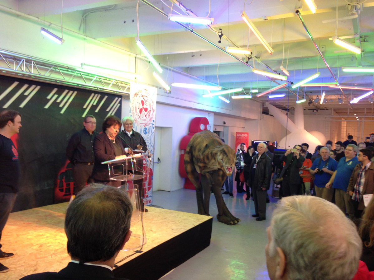 CodingandBricks's tweet image. #MKL16 Nous sommes au 1er étage #codingandbricks @mednum @FabLabCO