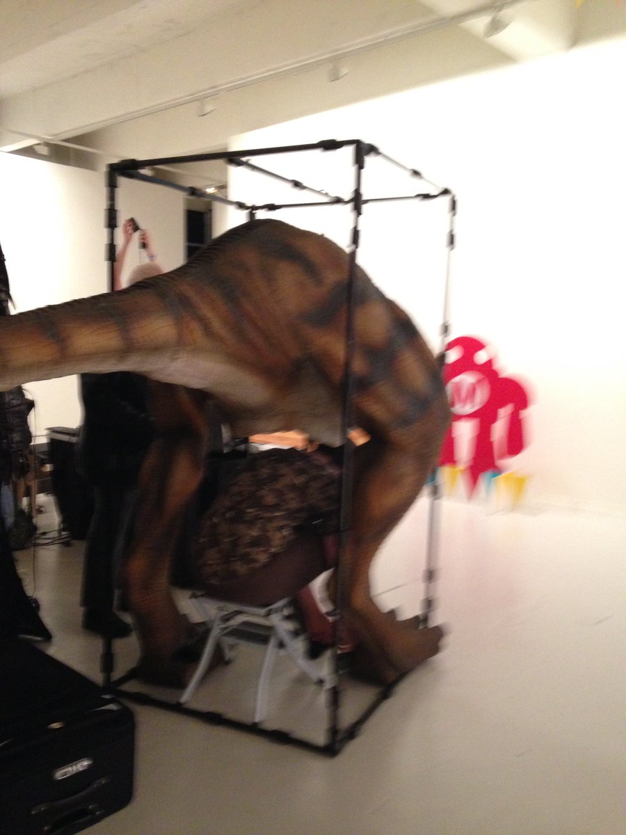 CodingandBricks's tweet image. #MKL16 Nous sommes au 1er étage #codingandbricks @mednum @FabLabCO