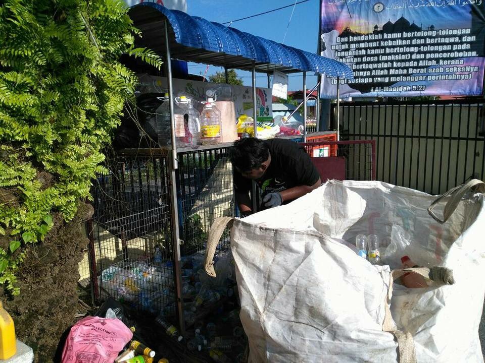 swcorp_my's tweet image. 3/11/2016

Kangar - Kutipan &amp;amp; belian barangan kitar semula di Masjid Saidina Umar Al Khattab, Guar Syed Alwi &amp;amp; S.K Sri Perlis.
#asingkan