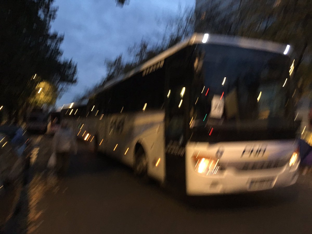 marylinebaumard's tweet photo. #Stalingrad, 82 bus ET 600 policiers pour évacuer les 3000 #migrants parisiens https://t.co/HXfrY0IxX7