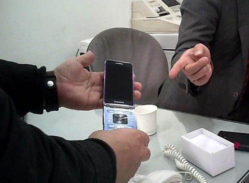 GObalnews's tweet image. [단독] “박근혜 대통령 대포폰 사용했다” goo.gl/95xkCC #고발뉴스