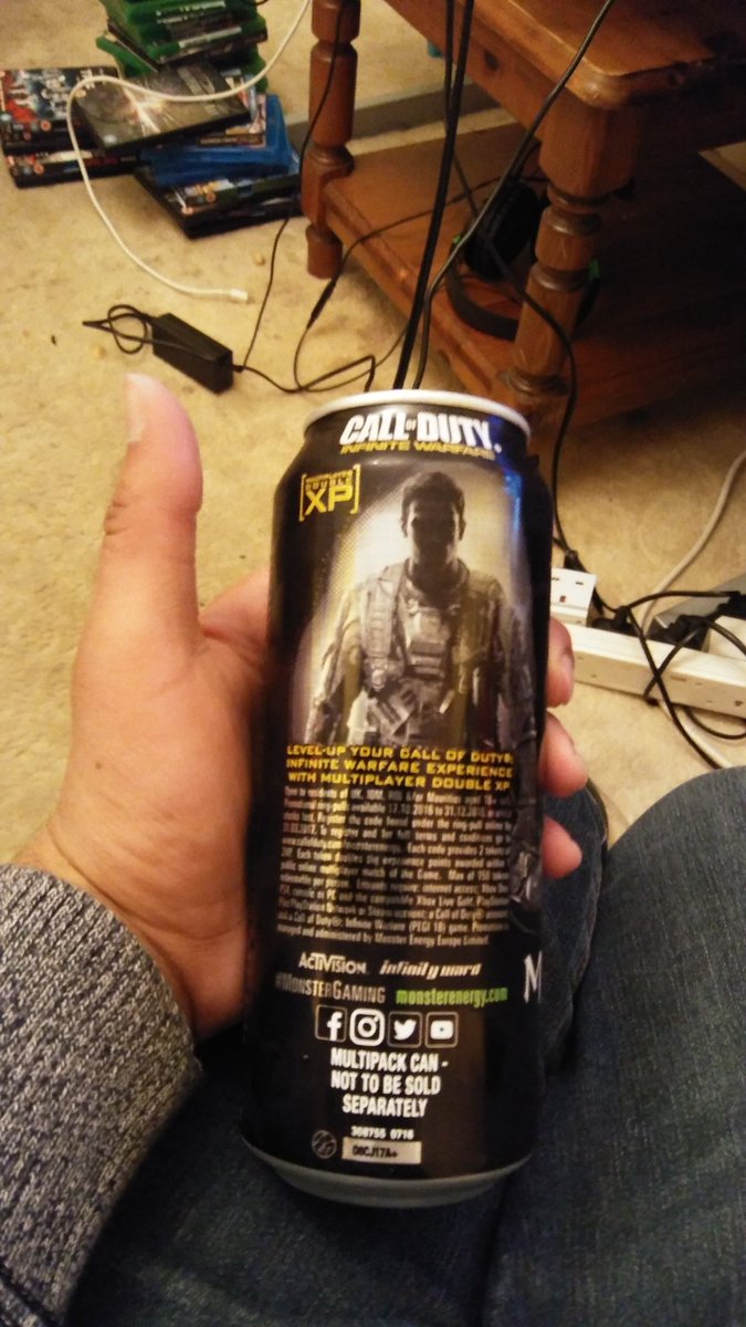 ZCod_130's tweet image. #MonsterEnergy with:@taylorkurosaki @Teanah cool men think:@TeamYouTube @CallofDuty