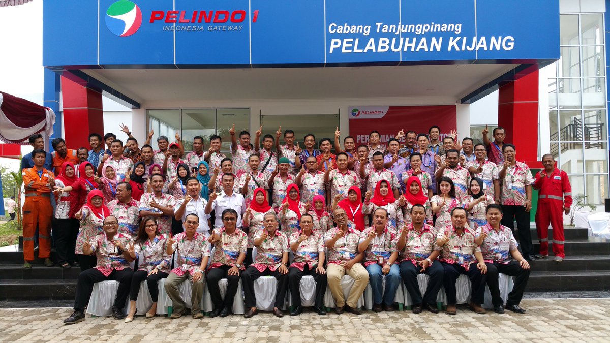 bekacahya's tweet image. Hr ini sy meresmikan ktr @Pelindo_1 cab Tg Pinang di Pel Sei Kolak Kijang P Bintan. Ktr ini sbg bukti berkembnya b/m petikemas di sana